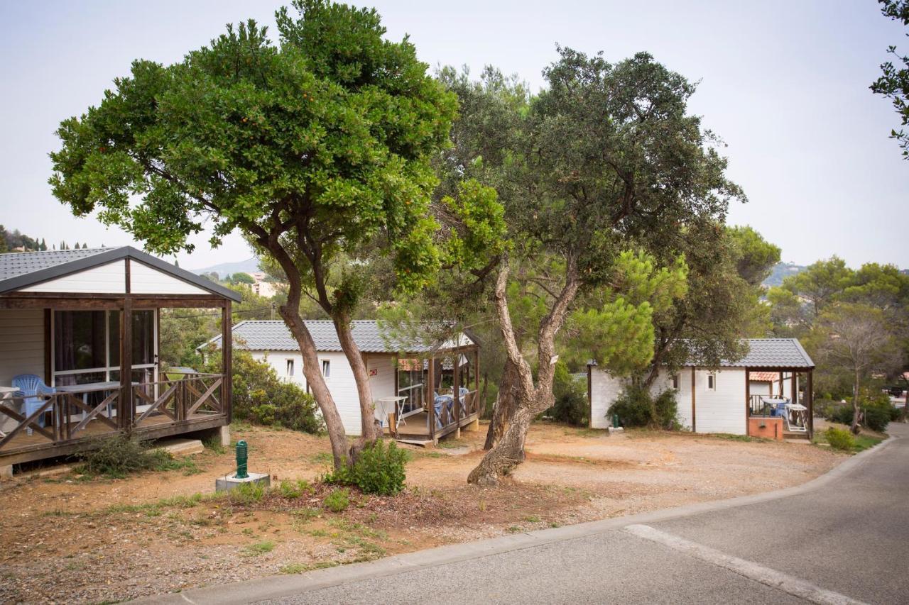 Village Vacances Le Parc Des Chenes La Croix-Valmer Exterior foto