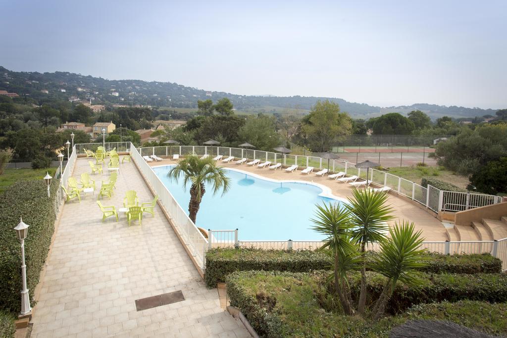 Village Vacances Le Parc Des Chenes La Croix-Valmer Exterior foto
